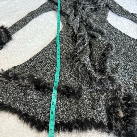 Joseph Ribkoff Gray Knit with Fur Trim size M - Picture 14 of 15